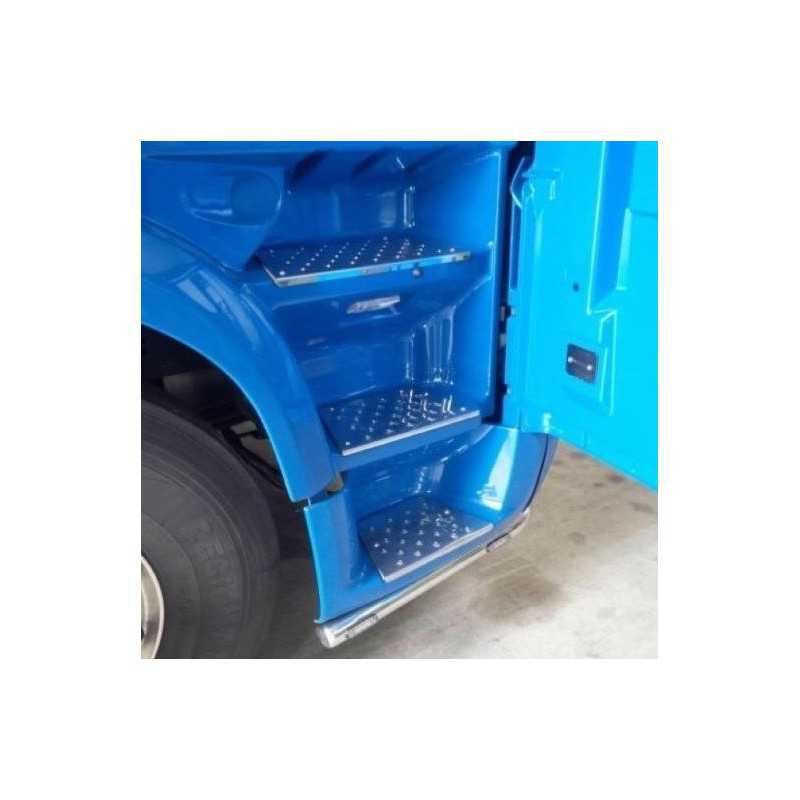 STAINLESS STEEL STAIR TREAD COVER KIT 6 PIECES DAF XF 105 STAINLESS STEEL STAIR TREAD COVER KIT 6 PIECES DAF XF 105