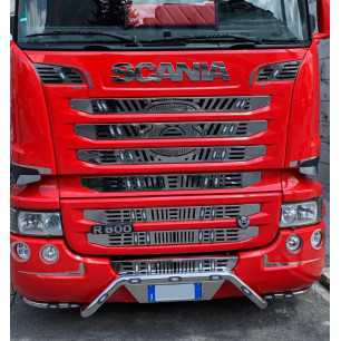 MASCHERINA INOX SOSTITUTIVA CON LOGO V8 9 PZ CON 30 TAGLI LED DA INCASSO SCANIA NEW R