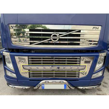 PLACCHETTA INOX CENTRALE PER MASCHERINO INFERIORE VOLVO FH3