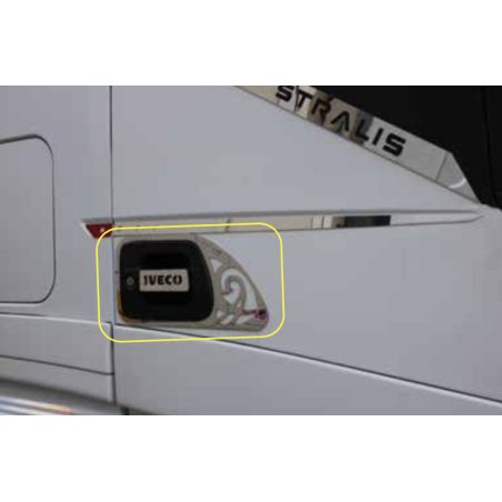 KIT PLACCHETTE INOX PER CONTORNO MANIGLIA CON SCRITTA “IVECO” 2 PZ EUROCARGO